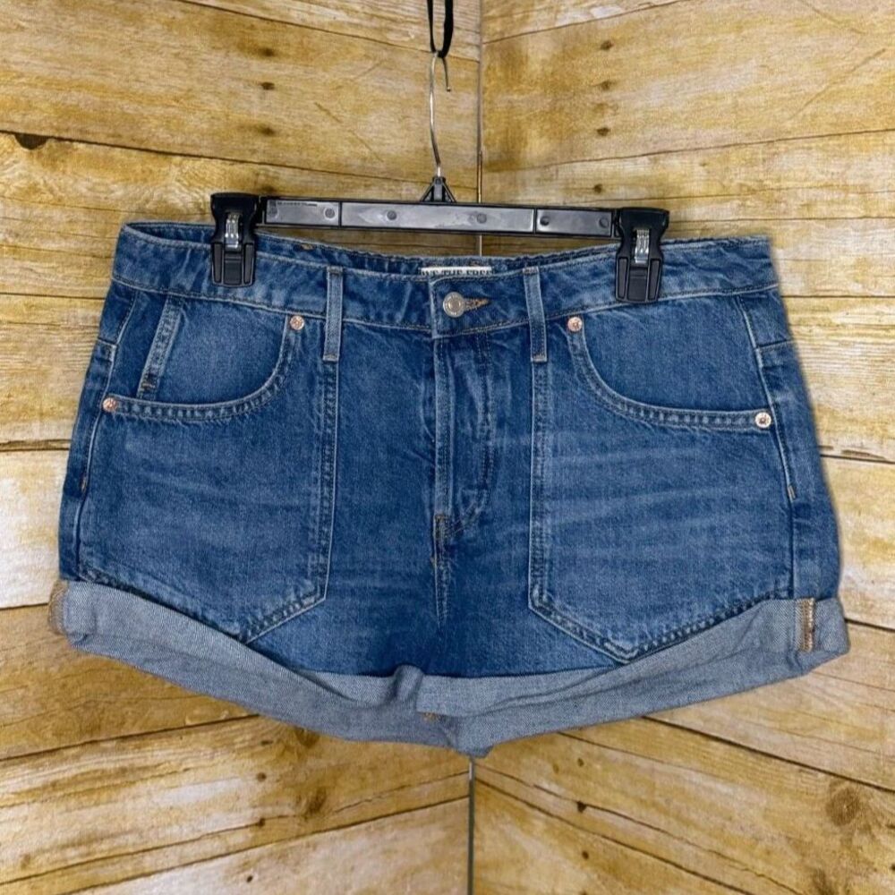 WE THE FREE URBAN OUTFITTERS HIGH RISE ROLL CUFF COASTAL FESTIVAL DENIM SHORTS
